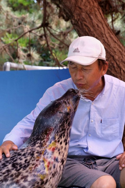 《动物出击》导演冯小宁为爱发声  开创动物与环保片新思路